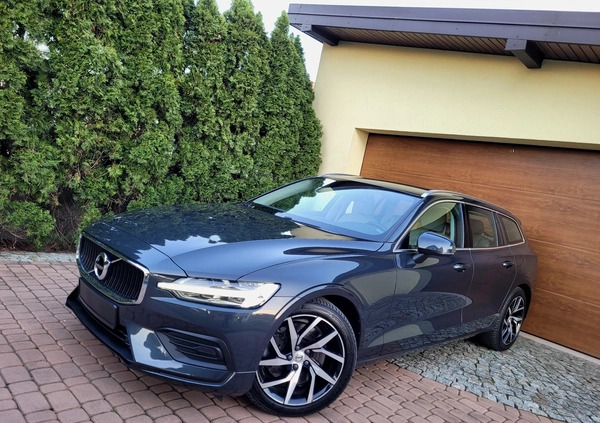 Volvo V60 cena 88800 przebieg: 203000, rok produkcji 2019 z Opoczno małe 379